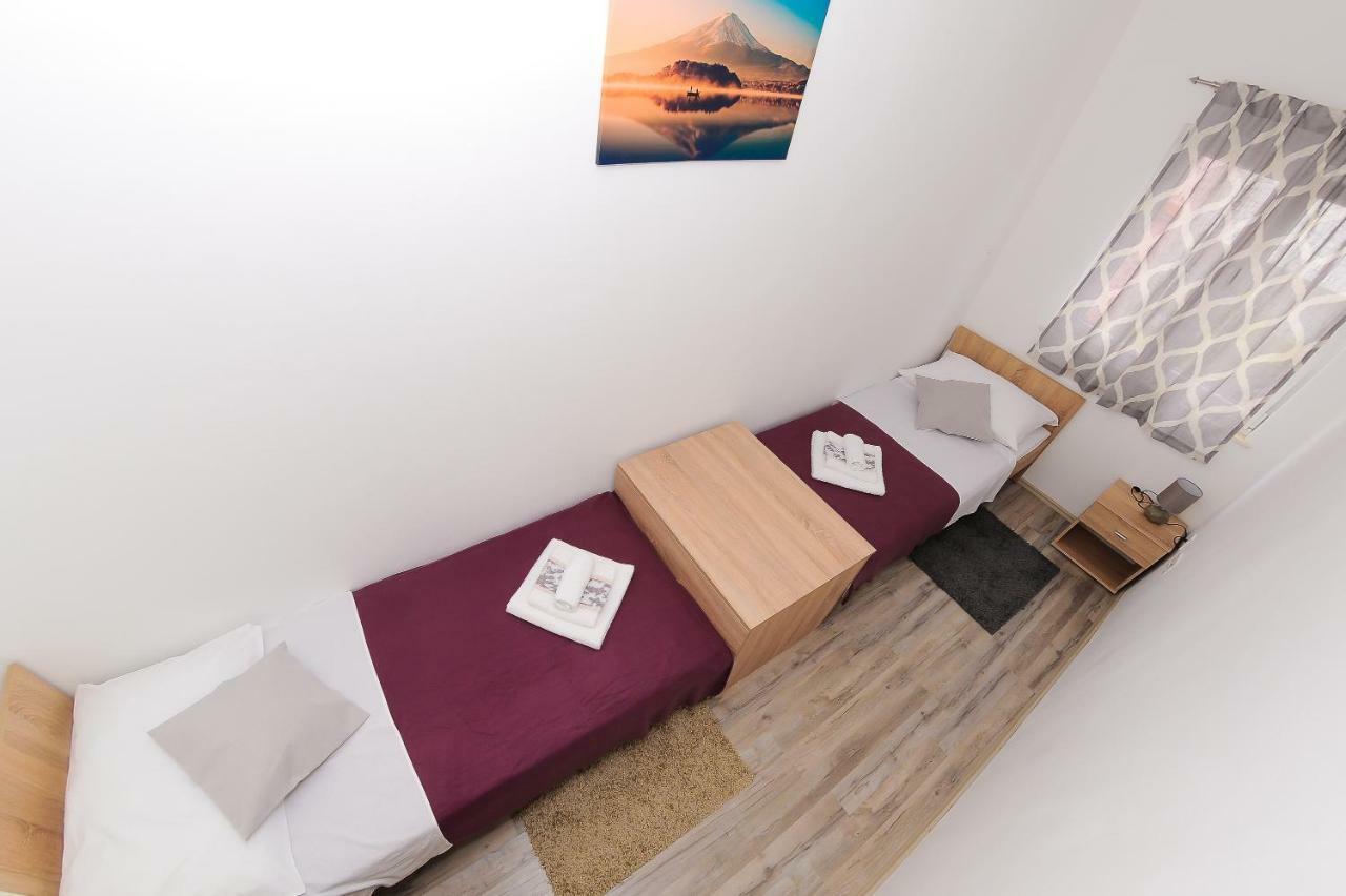 Apartment Petar Kastela Exterior photo