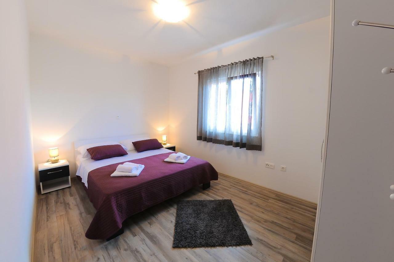 Apartment Petar Kastela Exterior photo