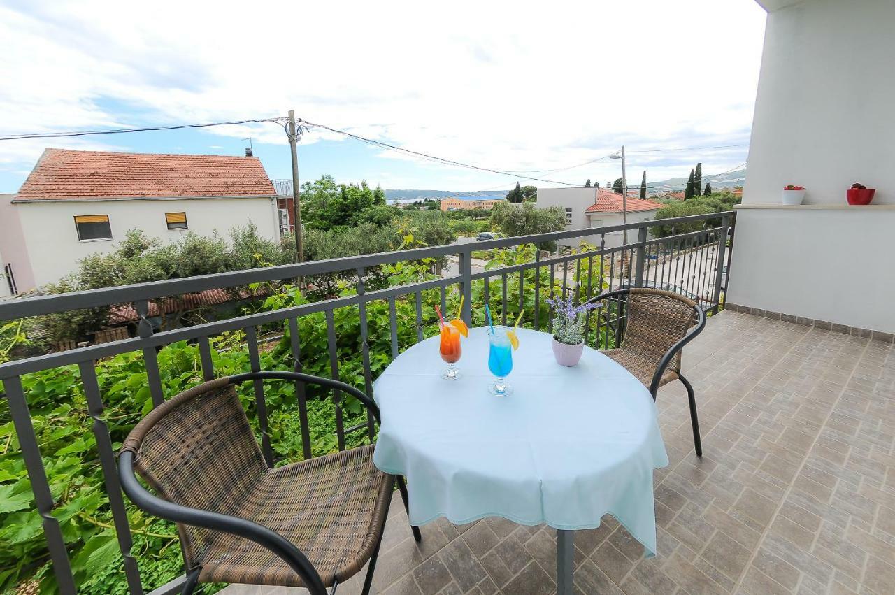 Apartment Petar Kastela Exterior photo
